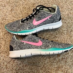 NIKE FREE 5.0